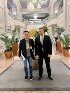 مدير مبيعات فندق جميرا بجبل عمر يجتمع مع رئيس مجلس إدارة جو تريب تورز لتنسيق حجوزات موسم الحج والعمرة 1447